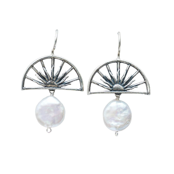 Aretes Umbral de Luz｜太陽とパールのピアス（シルバー・パール・天然石）
