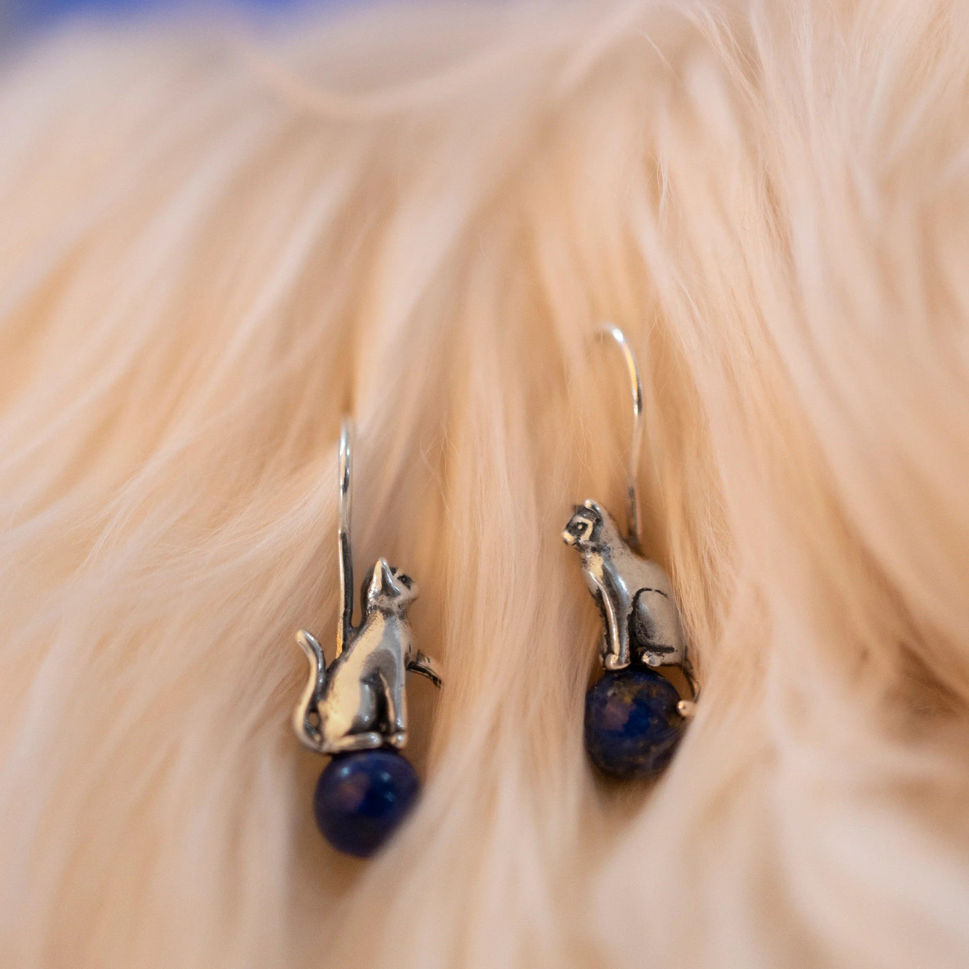 Aretes Gatos juguetones｜猫と天然石のアシメピアス（シルバー